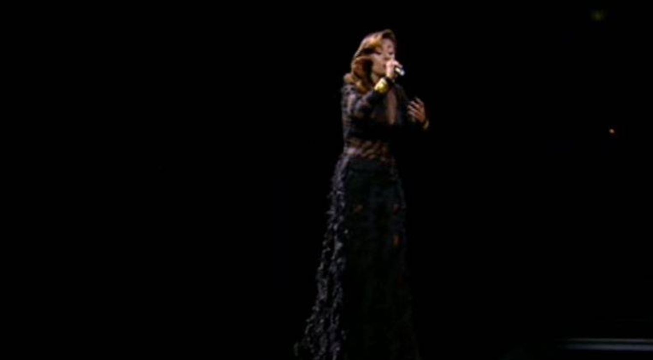 Portugal da la bienvenida a Eurovisión con un tradicional fado