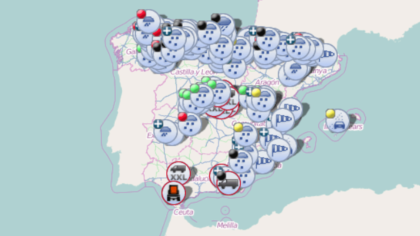 Mapa de alertas en las carreteras españolas por la meteorología. DGT