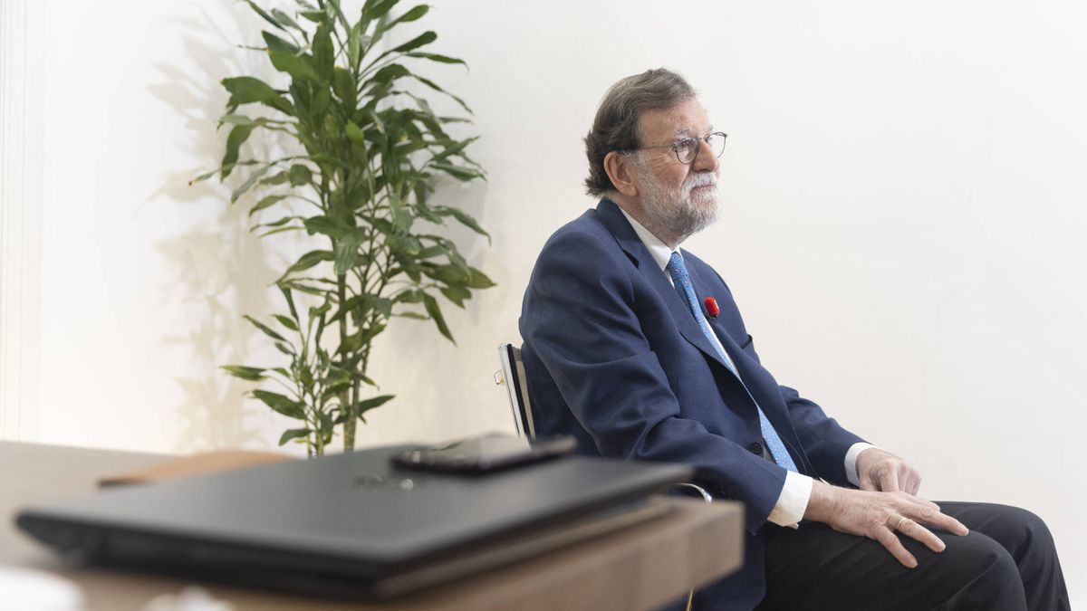 Mariano Rajoy se da el primer chapuzón del verano en Mallorca