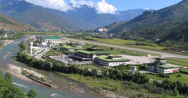 Foto: Las espectaculares vistas del aeropuerto de Paro Bután. (CC / Douglas J. McLaughlin)