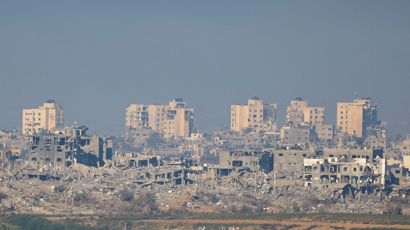 Foto: Edificios totalmente destruidos en Gaza tras los ataques israelíes. (Reuters/Alexander Ermochenko)