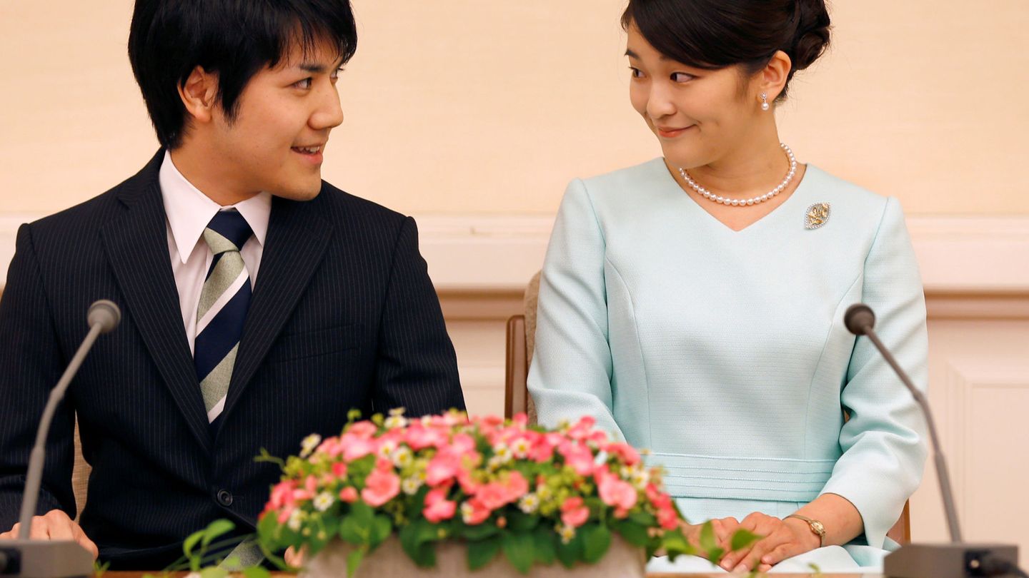 Mako y Kei Komuro han pospuesto su boda. (Reuters)