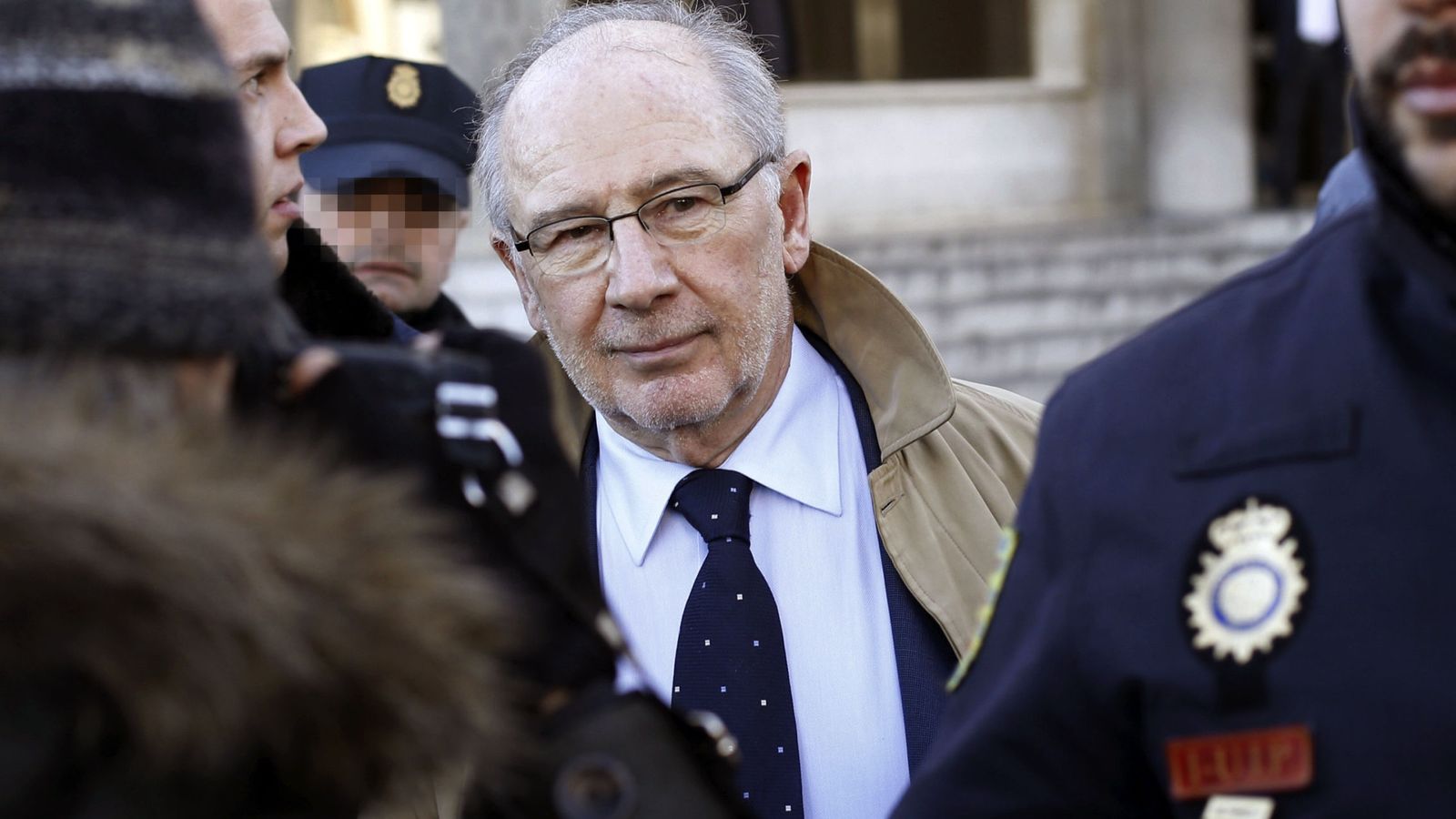 Foto: El expresidente de Bankia Rodrigo Rato, a su salida de los juzgados de la madrileña Plaza de Castilla. (EFE)
