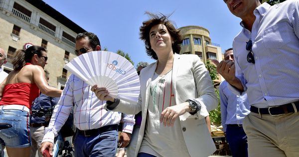 Foto: Soraya Sáenz de Santamaría, en un acto con militantes en Palma. (EFE)