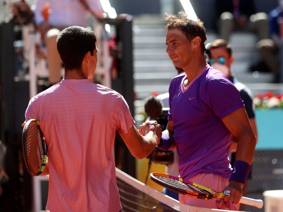 Foto: Rafa Nadal y Carlos Alcaraz en el Mutua Madrid Open 2021. (EFE)