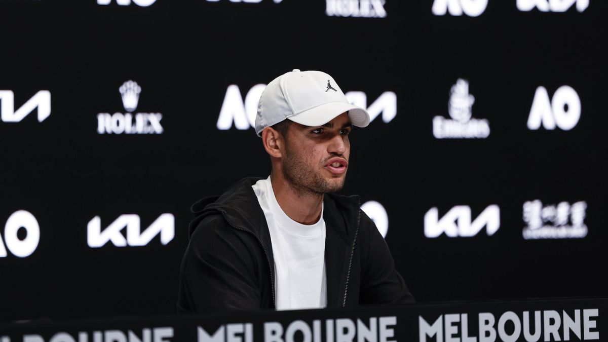 Alcaraz se estrena en Australia con un gran anhelo: "Quiero jugar la final contra Djokovic"