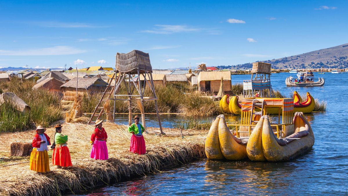 Las sorprendentes islas flotantes del lago Titicaca