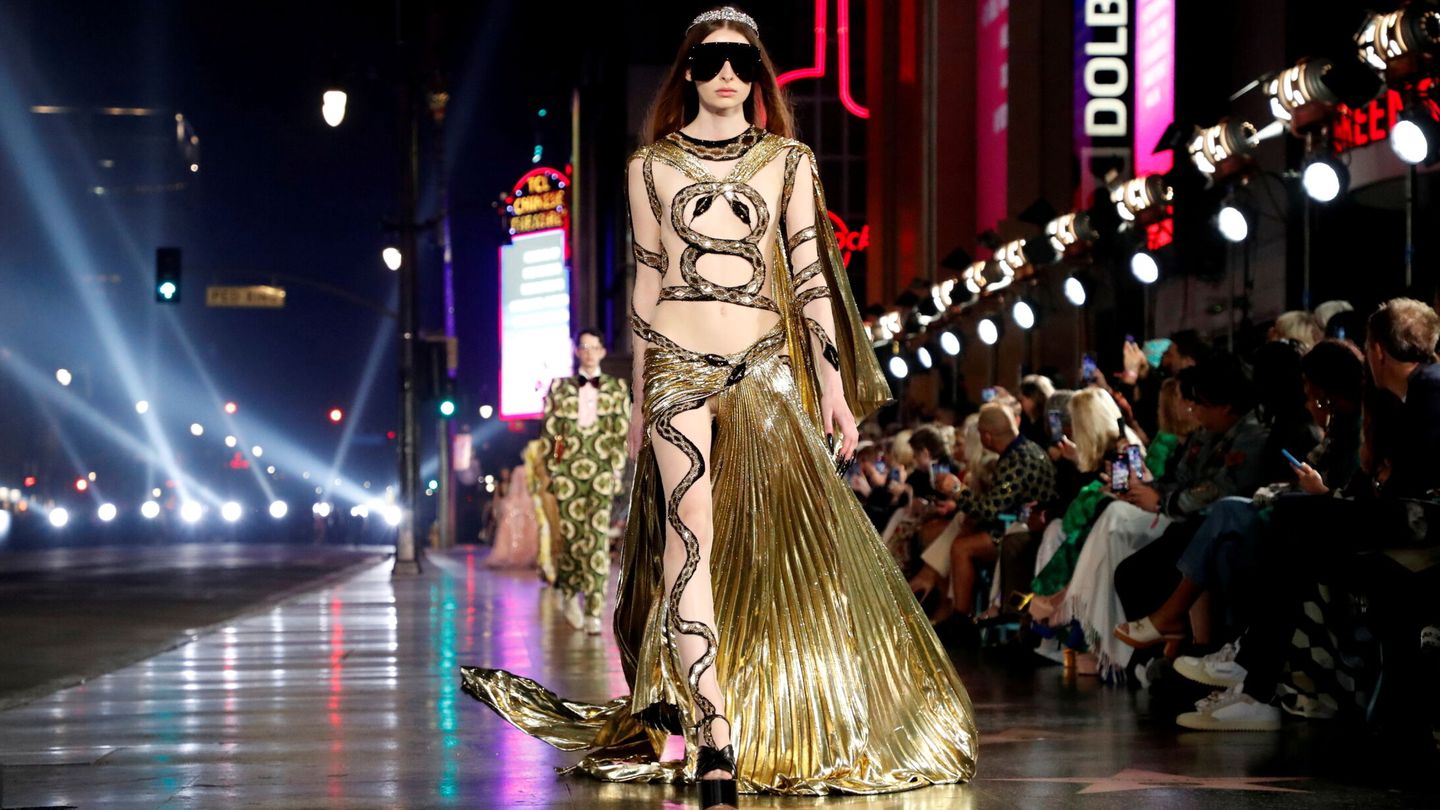Ciudadanía Notable Reunión Gucci paraliza Hollywood Boulevard para su espectacular desfile