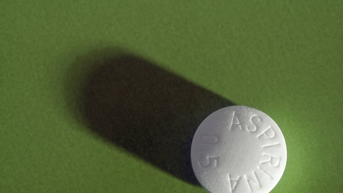¿Hay que tomar aspirina para prevenir el cáncer de colon? La ciencia está dividida