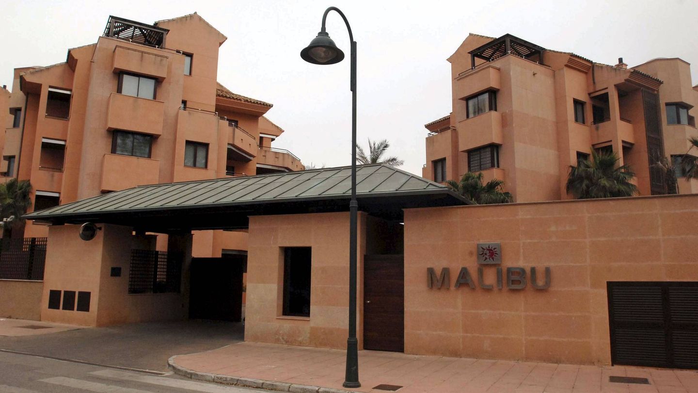 Apartamentos en Marbella construidos en el terreno recalificado de una parcela donde estaba el chalé 'Malibú' del actor Sean Connery. (EFE)