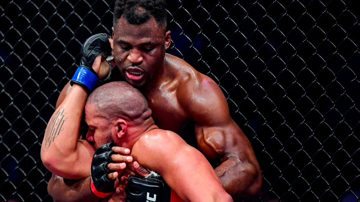 UFC 270: Francis Ngannou unifica título ante Ciryl Gane con ¡su lucha de agarre! 