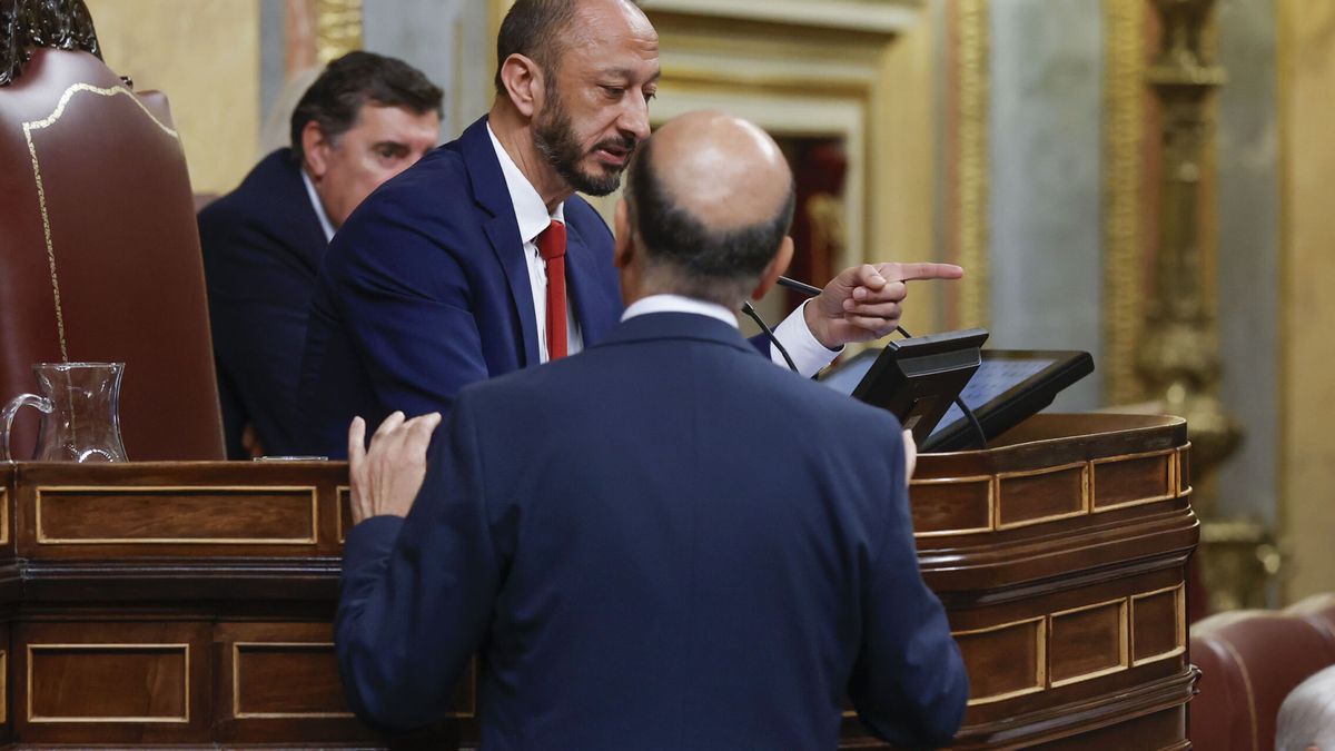 "Ha finalizado": el tenso momento de Alberto Catalán (UPN) al cortarle el micro la Mesa del Congreso