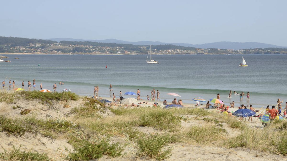 De 2.800 € en Isla de la Toja a 250 en Burela:  el coste de una semana en la playa