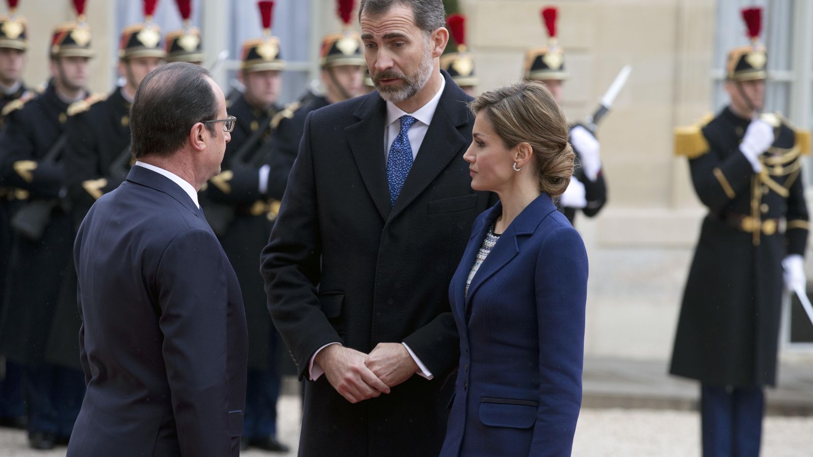 Foto: Los reyes de españa junto al presidente francés françois hollande (gtres)