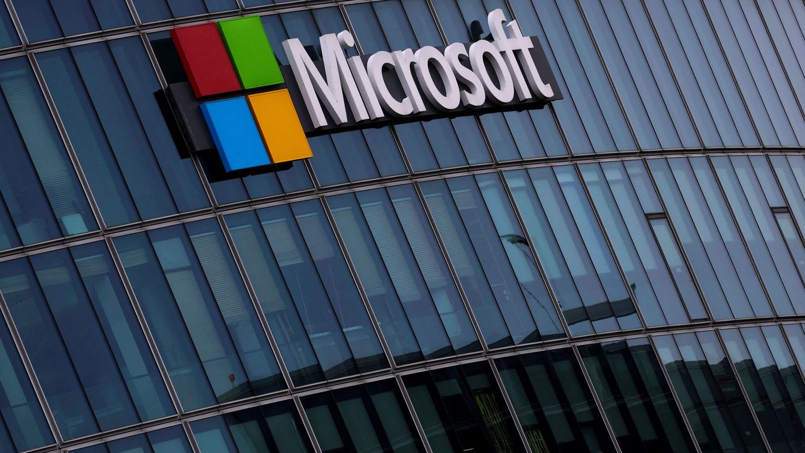 Microsoft ofrece un plan de bajas voluntarias para unos 60.000 empleados, el 27% de su plantilla global