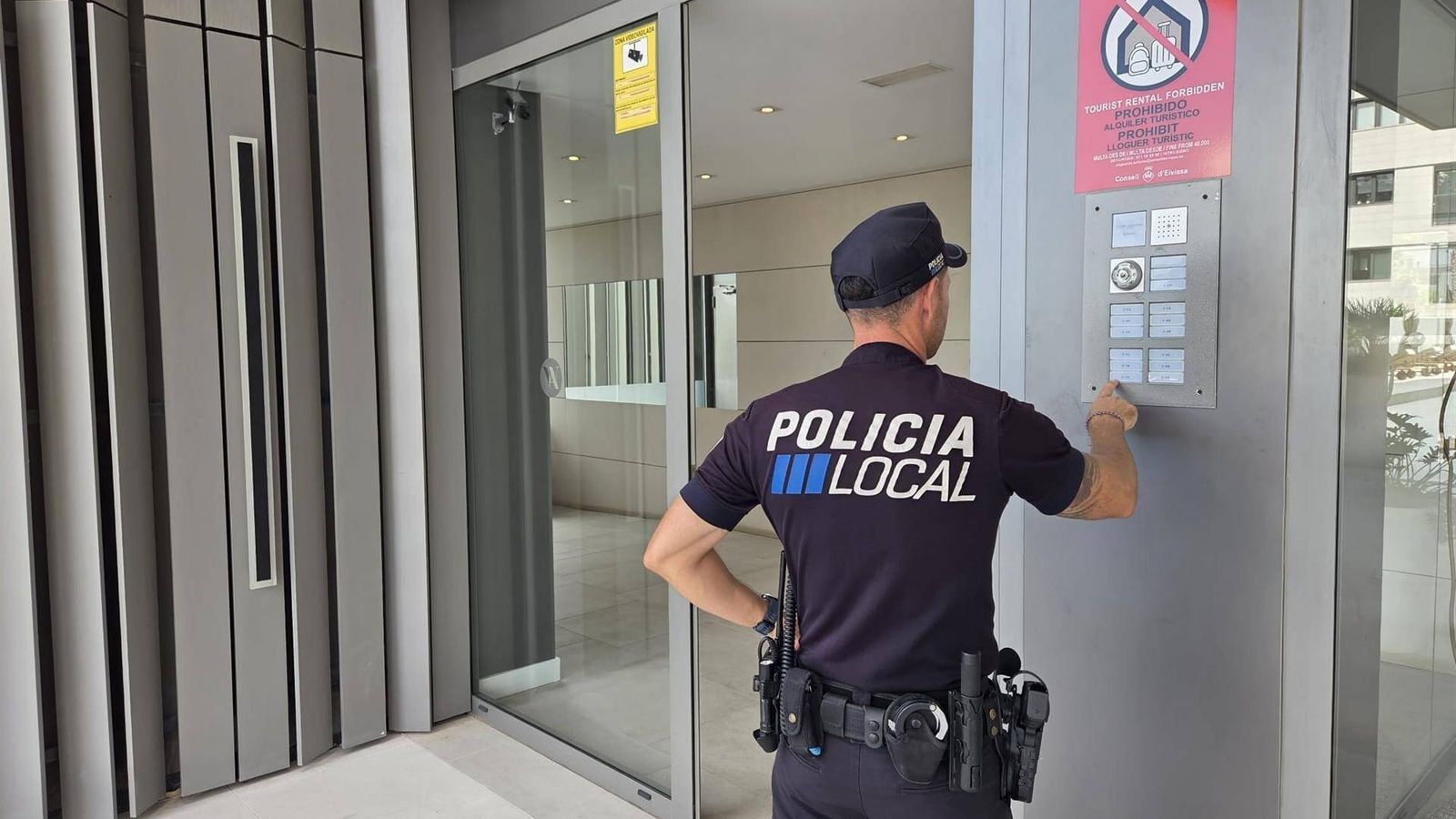 Inmovilizado un taxi pirata en Eivissa que cobraba 20 € por trayecto a sus pasajeros