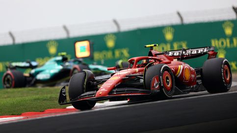 Nos ha costado dos posiciones: el enfado de Sainz con el ritmo de Ferrari y la maniobra de Leclerc