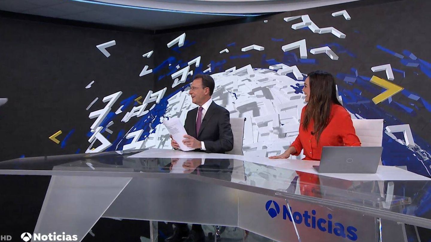 Matías Prats y Mónica Carrillo en 'Antena 3 noticias'. (Atresmedia)