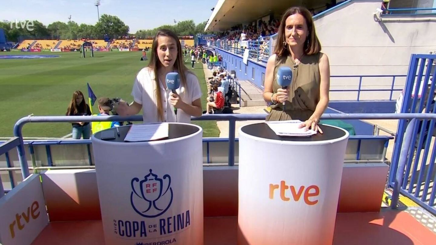 Alicia Arévalo y Patricia Campos comentando la Copa de la Reina. (RTVE)