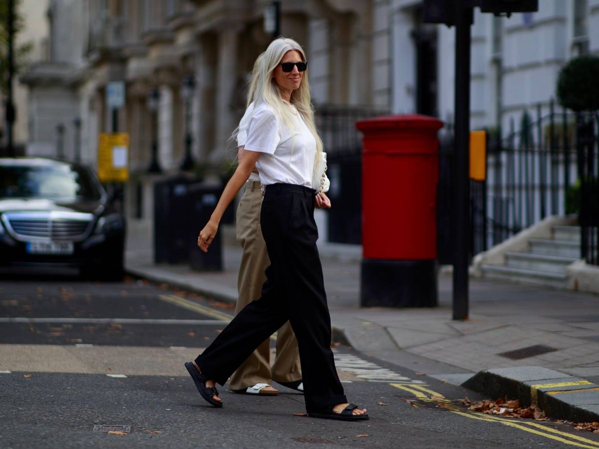 Foto: Una prescriptora de moda, paseando por las calles de Londres. (Imaxtree)