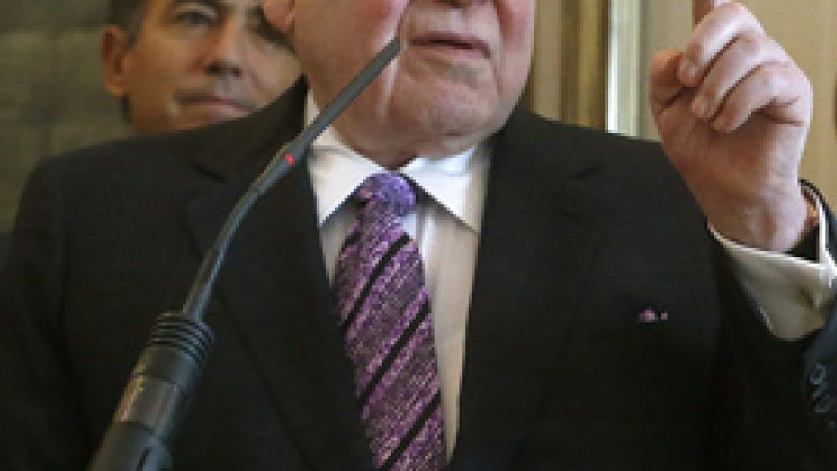 Adelson presiona a Rajoy para que limite el juego 'online' además de permitir fumar