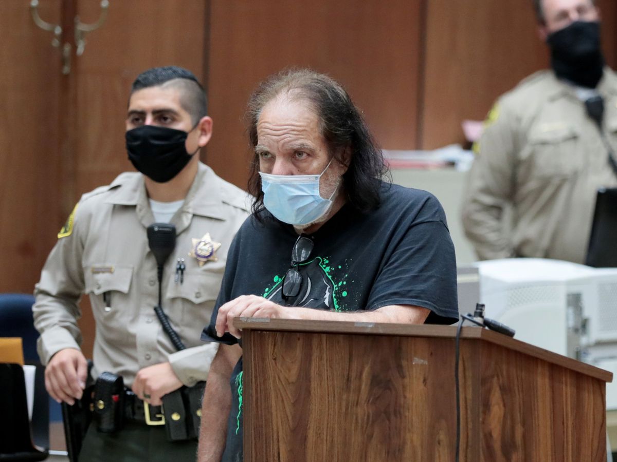 Foto: Ron Jeremy, ante el tribunal de Los Ángeles. Foto: Robert Gauthier Pool via REUTERS