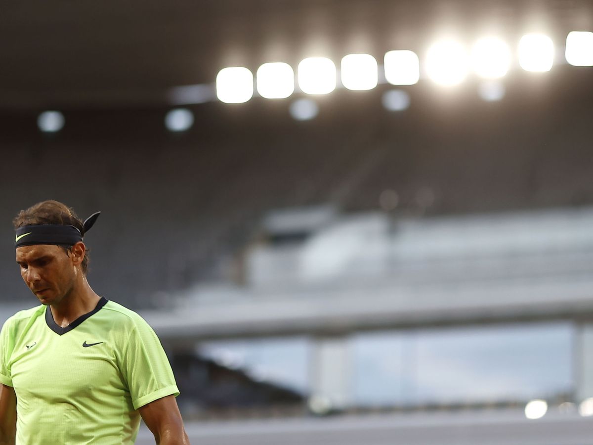 Foto: Nadal, durante su semifinal en París contra Novak Djokovic (EFE)