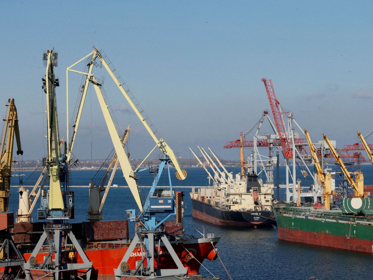 Foto: El puerto de Odesa, bloqueado. (Reuters/Valentyn Ogirenko)