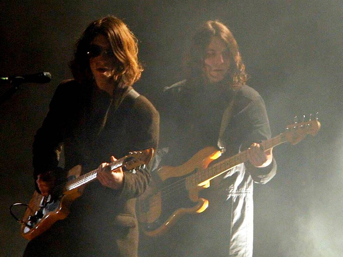 Foto: Momento de la actuación de los Arctic Monkeys en Valencia. (EFE/Biel Aliño)