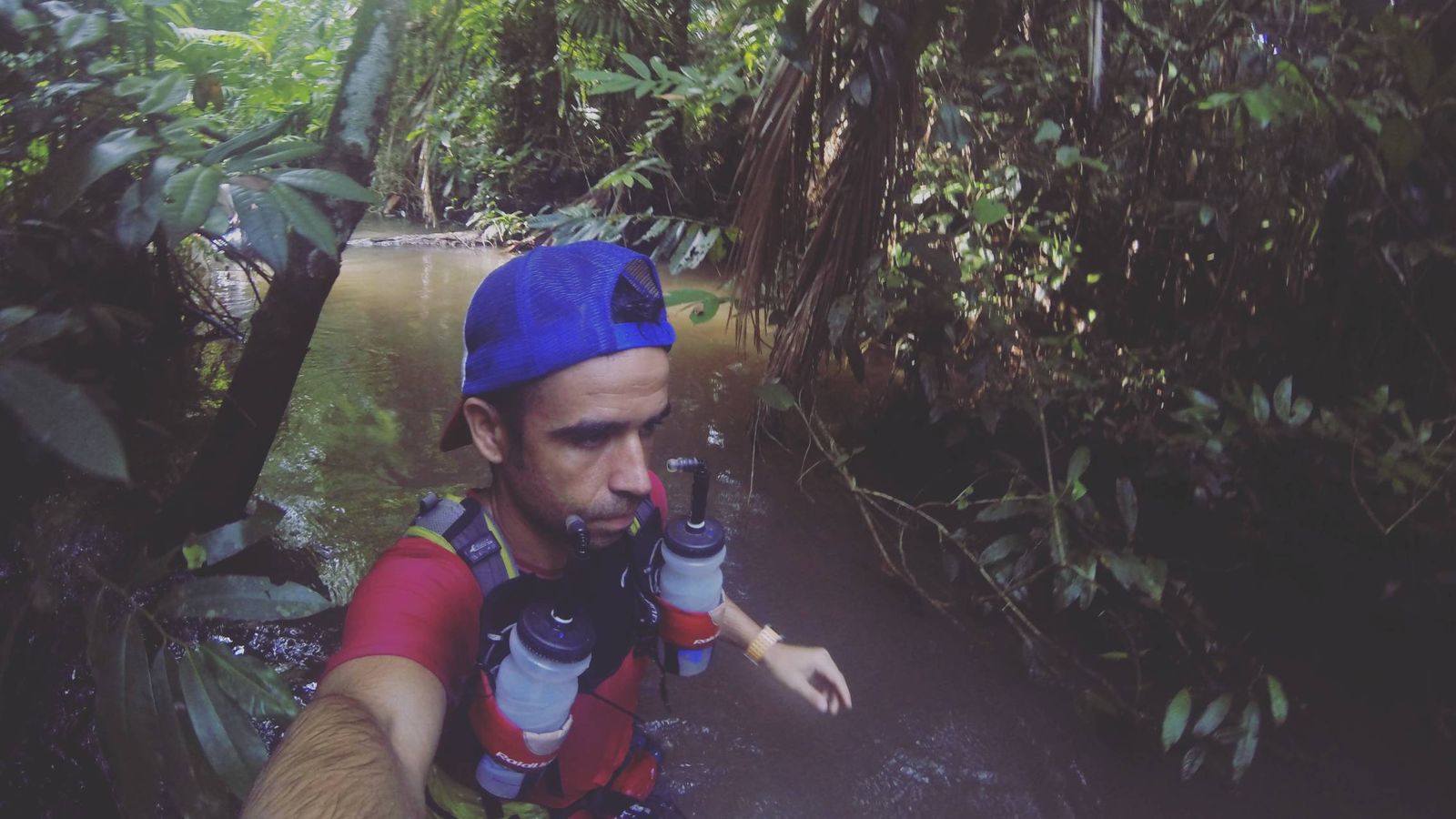 Foto: Carlos Llano en un momento de la Jungle Marathon por el Amazonas.