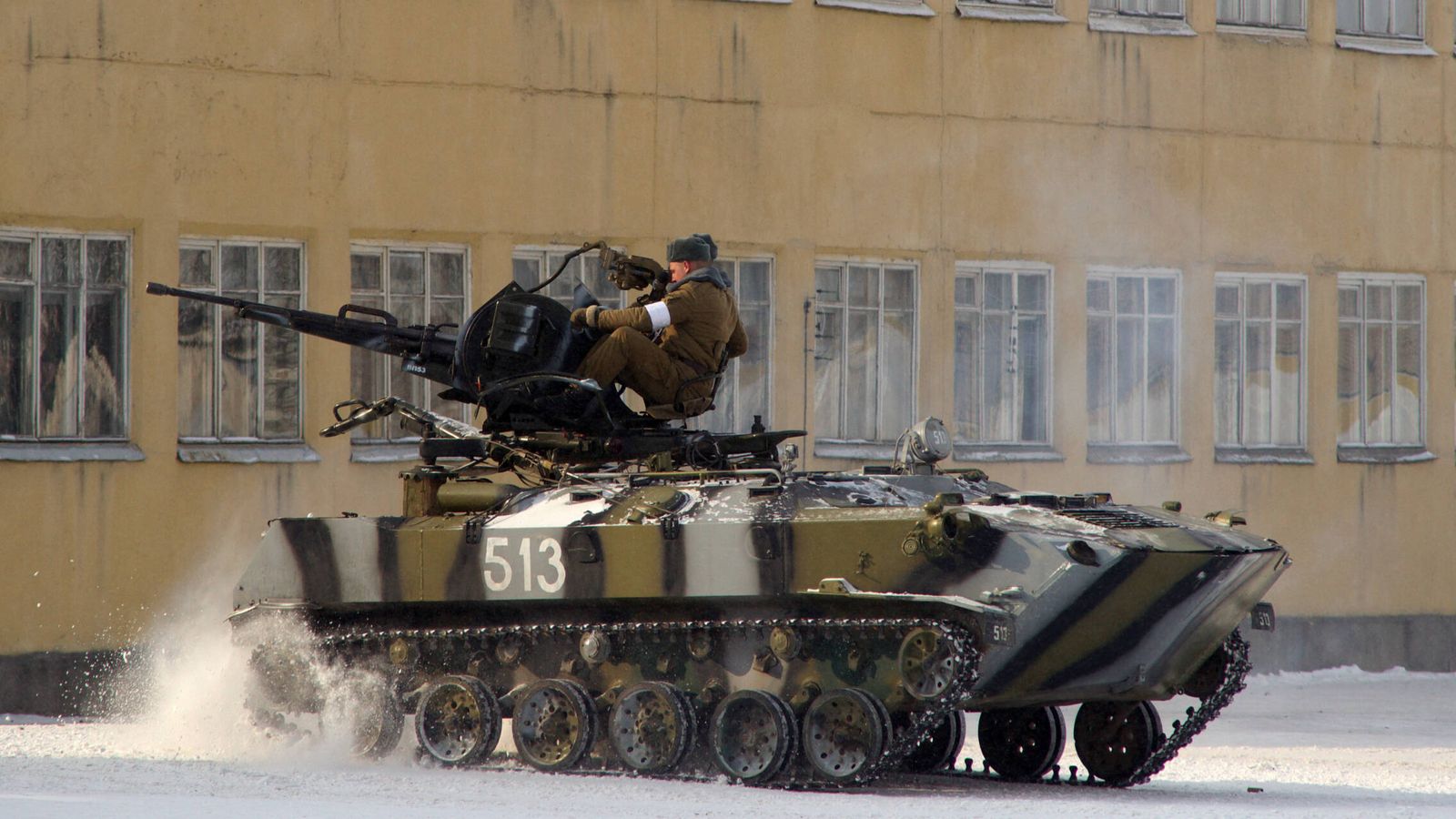 Blindado BTR-D, un derivado del BMD-1, con una pieza antiaérea ZSU-23. (Serge Serebro)
