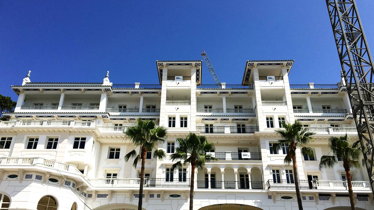 Sequía de hoteles cinco estrellas en Málaga capital: en 2015 se perdieron 70.000 estancias 