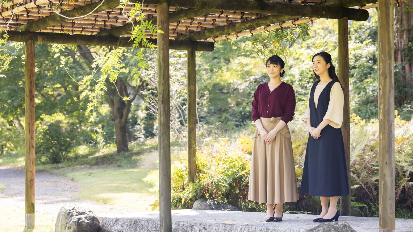 El gesto de cariño de Mako y Kako de Japón que nos recuerda a Leonor y Sofía