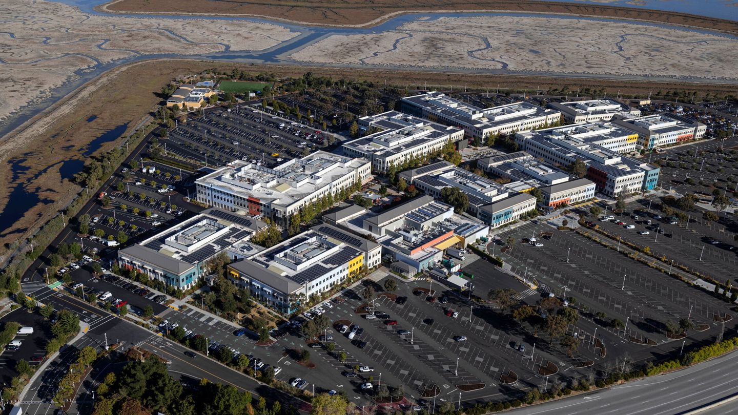 Vista aérea de la sede de Facebook en Menlo Park, en el corazón de Silicon Valley. (Reuters/Carlos Barria)
