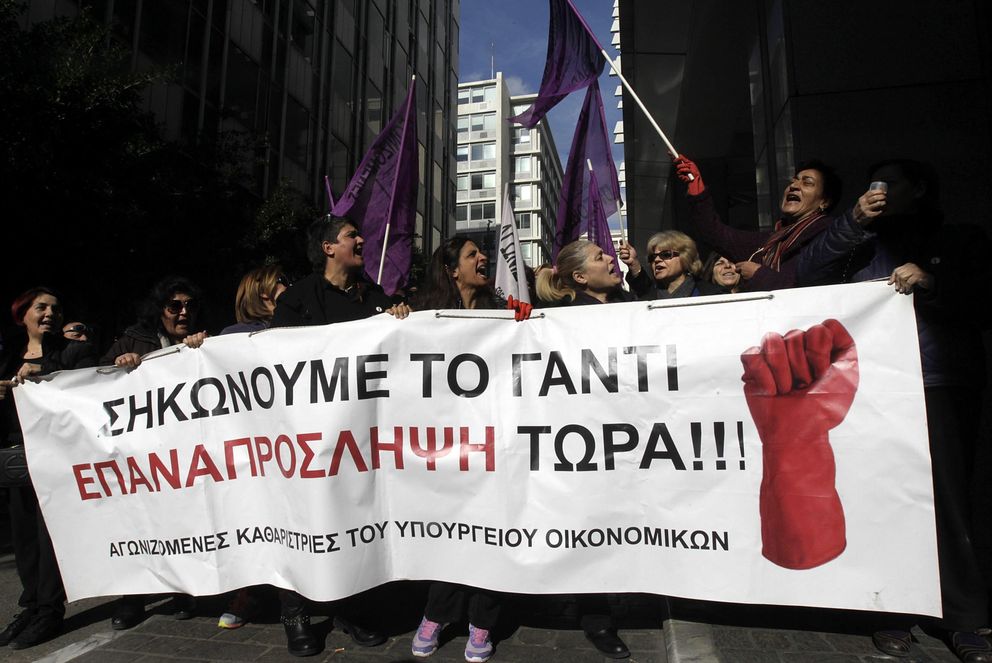 Manifestaciones de apoyo tras al toma de posesión del ministro griego de finanzas, Yanis Varufakis (EFE)