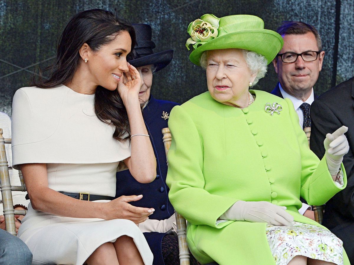 Foto: Meghan Markle, junto a la reina Isabel en 2018. (Reuters)