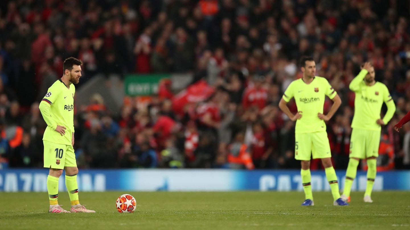 Leo Messi, cabizbajo tras la remontada del Liverpool en la Champions League de 2019. (Reuters) 