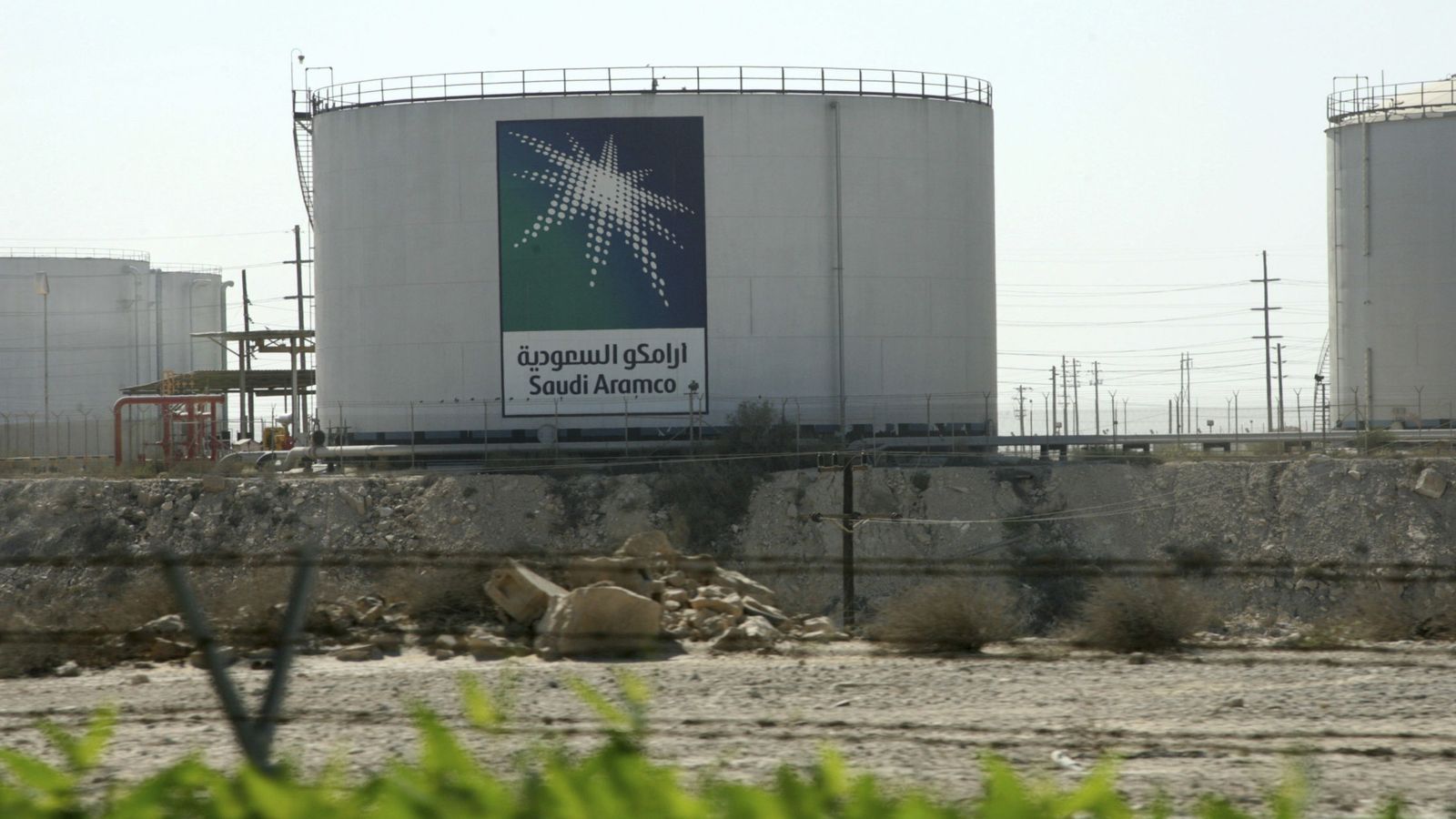 Foto: Tanque de almacenamiento de petróleo de Saudi Aramco. (Reuters)