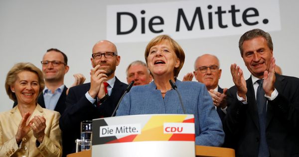 Foto: Merkel durante su comparecencia en la sede de la CDU en Berlín tras difundirse los primeros resultados de las elecciones. (Reuters)