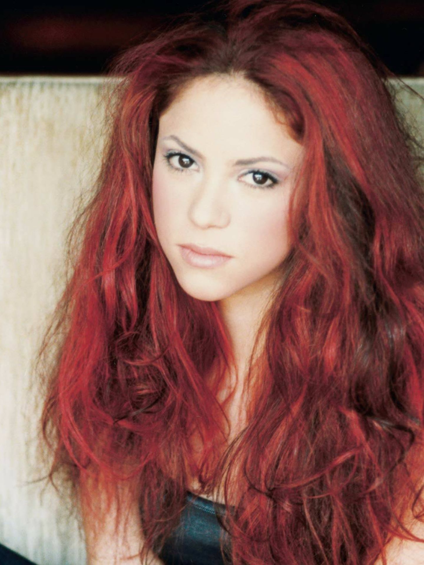 Shakira, en la portada de 'Grandes éxitos'. (Cortesía/Sony Music Latin)
