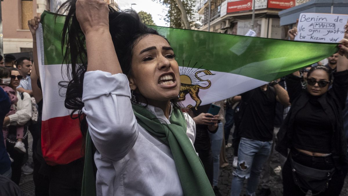 Las protestas por Amini causan 17 muertos en Irán, según la televisión estatal