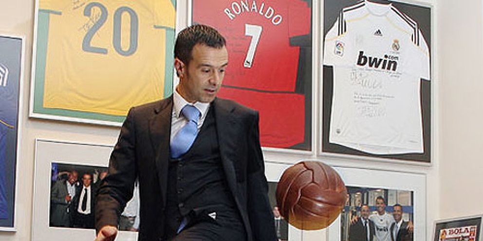 Foto: FIFA investiga operaciones del agente de Cristiano hechas a través de fondos de inversión
