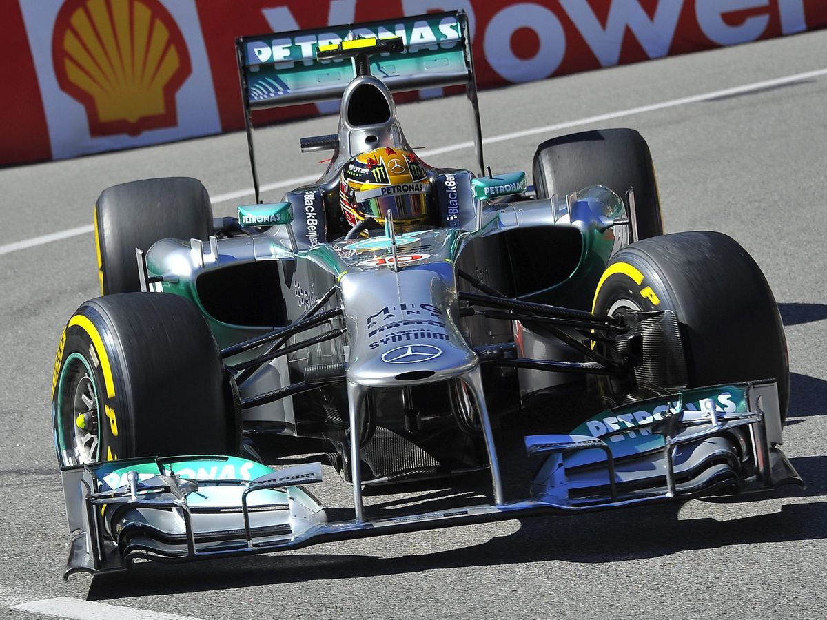Foto: Lewis Hamilton en una sesión de entrenamientos libres en Mónaco. (EFE/Nicolas Bouvy)