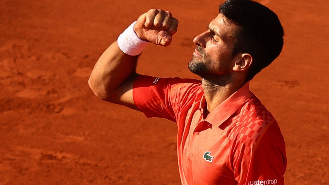Foto: El serbio podría convertirse en el tenista masculino con más Grand Slams. (Reuters/Kai Pfaffenbach)