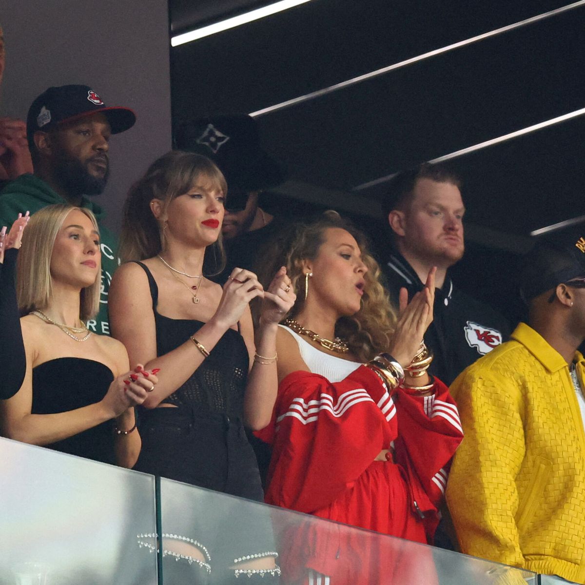 Taylor Swift, Blake Lively, Beyoncé Todos los looks de las famosas en la  Super Bowl
