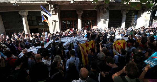 Foto: Operación de la Guardia Civil en Cataluña. (Reuters)