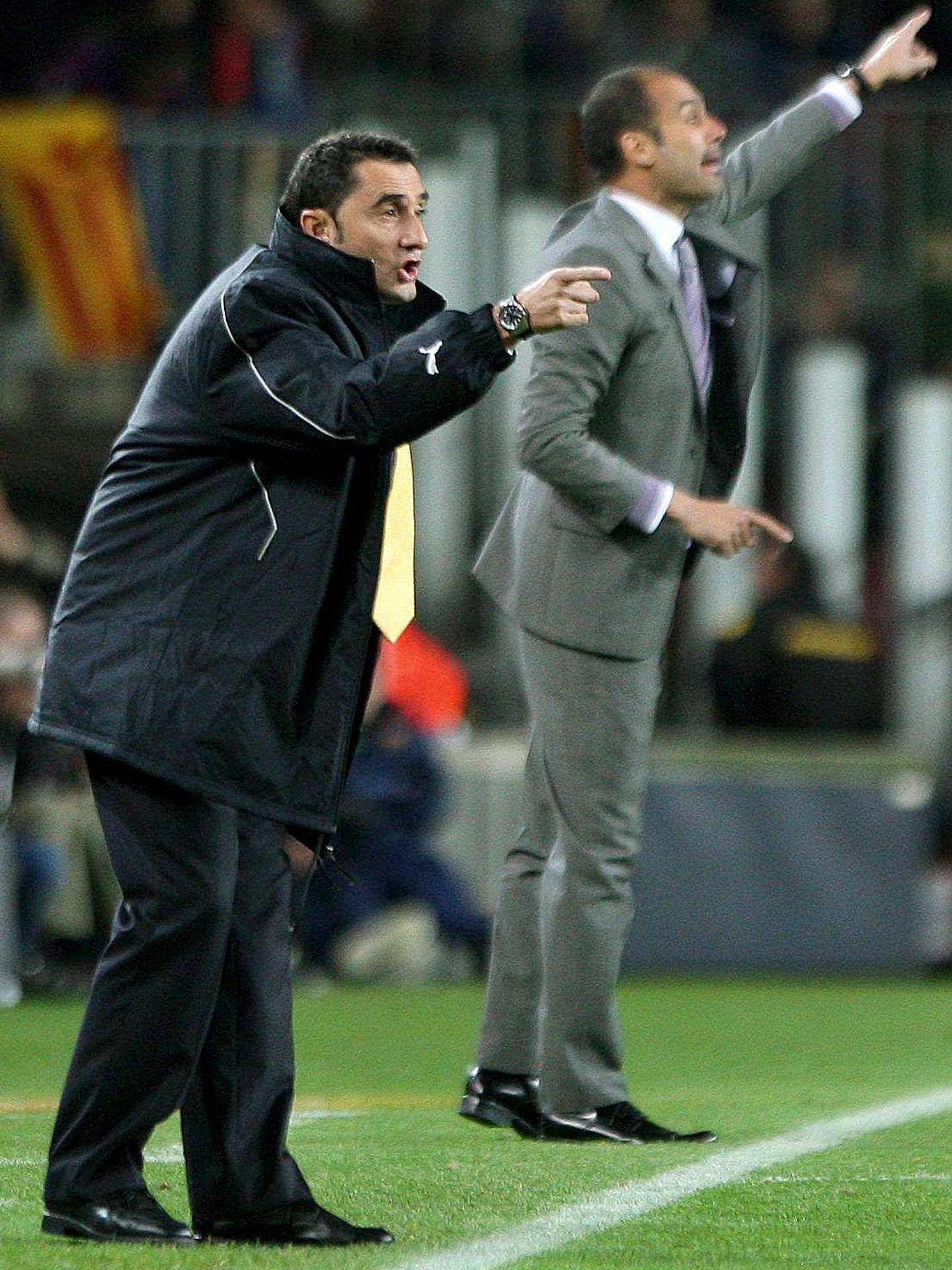 Valverde, en su etapa como entrenador del Athletic, y Guardiola, dirigiendo al Barça. (EFE)