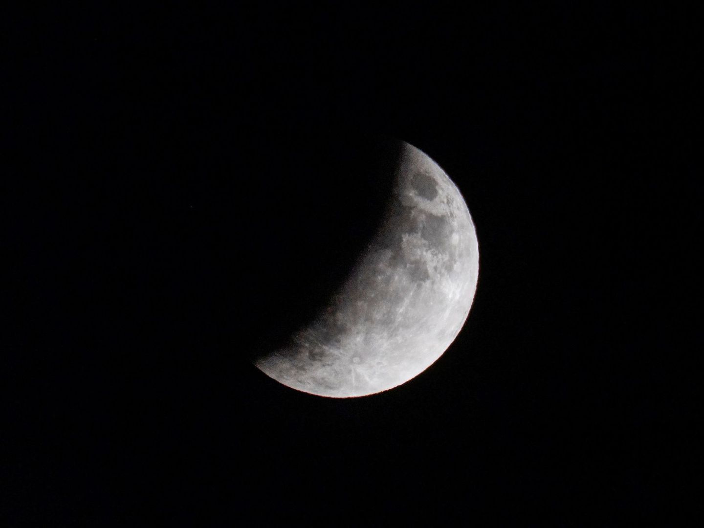 Eclipse parcial de Luna. (EFE)