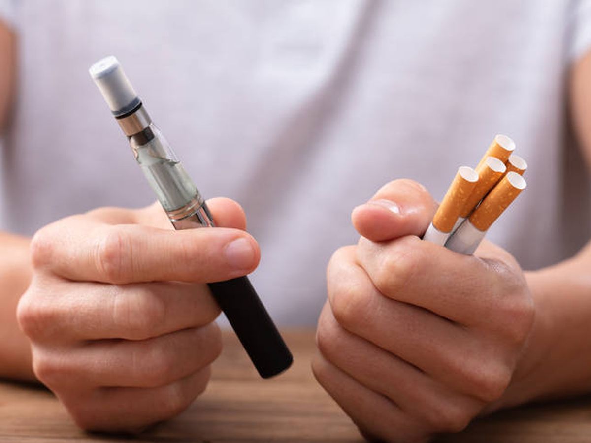 Sanidad advierte de los riesgos de fumar cigarrillos electrónicos