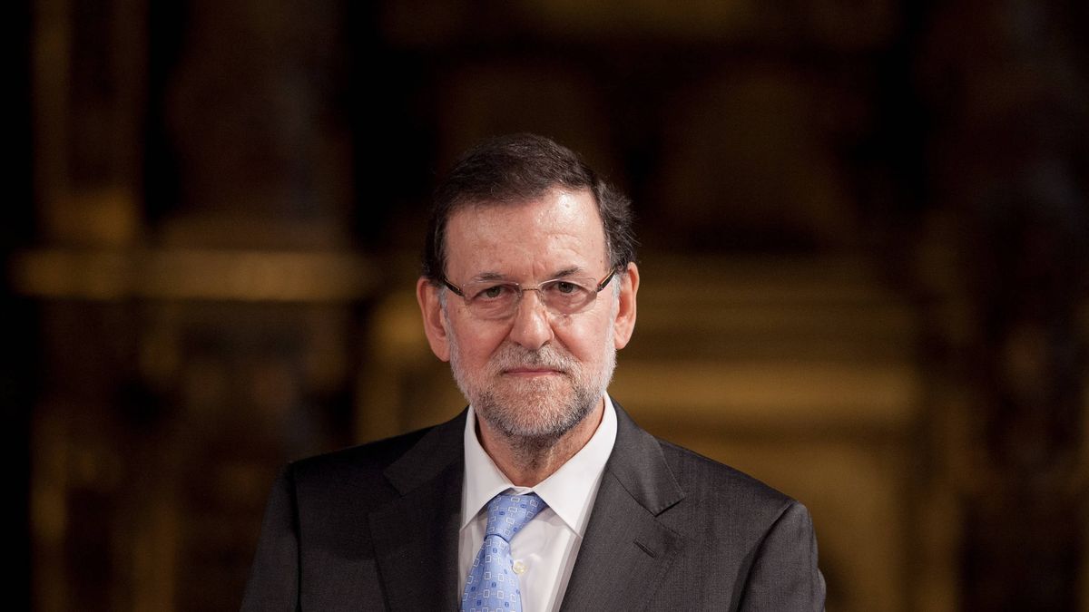 Dos presidentes, dos vacaciones: Rajoy en el norte, Sánchez en el sur